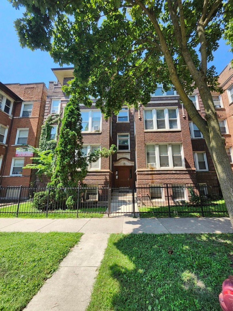 6730 Clyde Avenue, Chicago, IL 60649