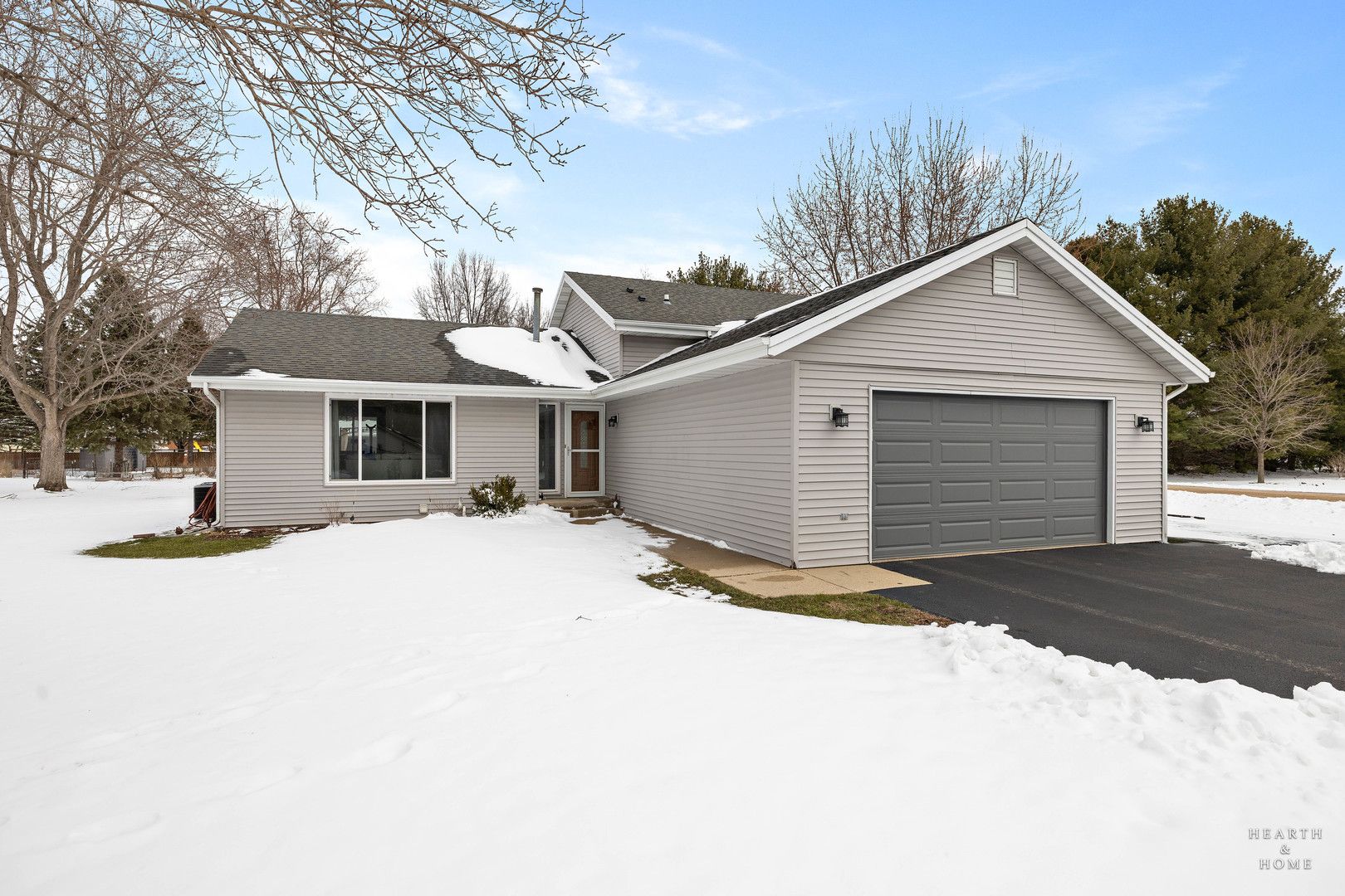 12715 Waltham Close — Roscoe, IL 61073