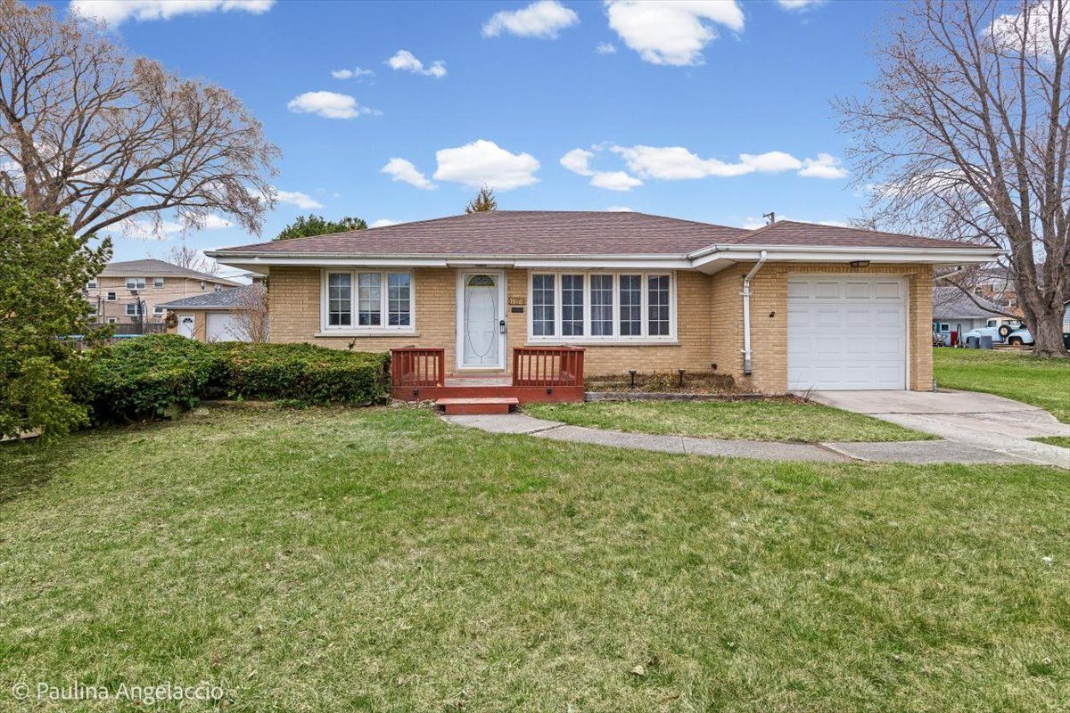 4618 Custer Avenue — Brookfield, IL 60513