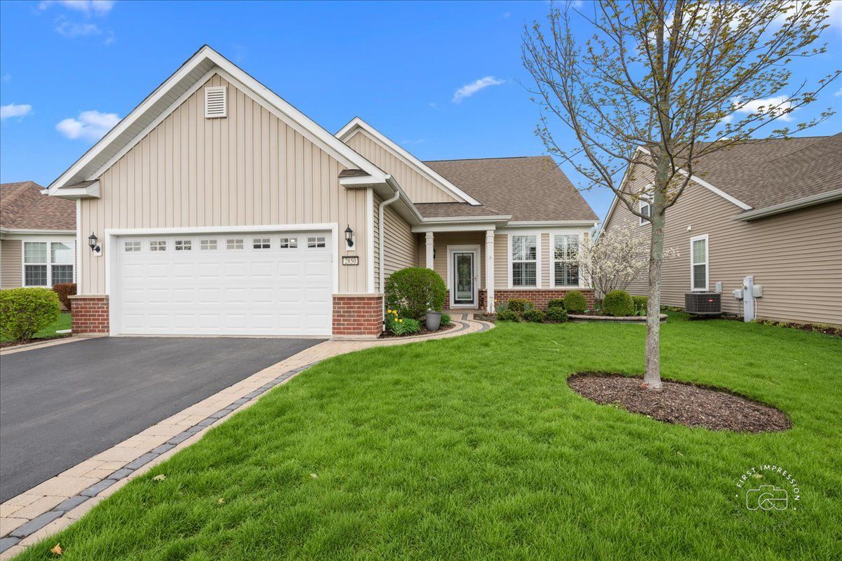 2850 Stoney Creek Drive — Elgin, IL 60124