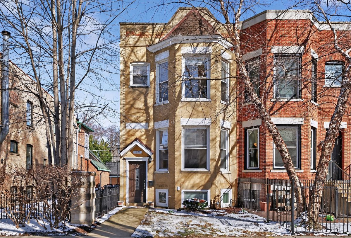 1926 Oakdale Avenue, Chicago, IL 60657