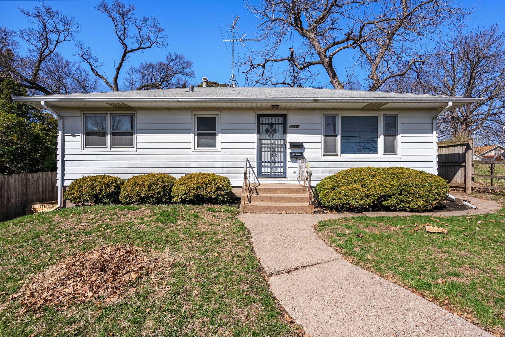 630 W Lombard Street — Davenport, IA 52803