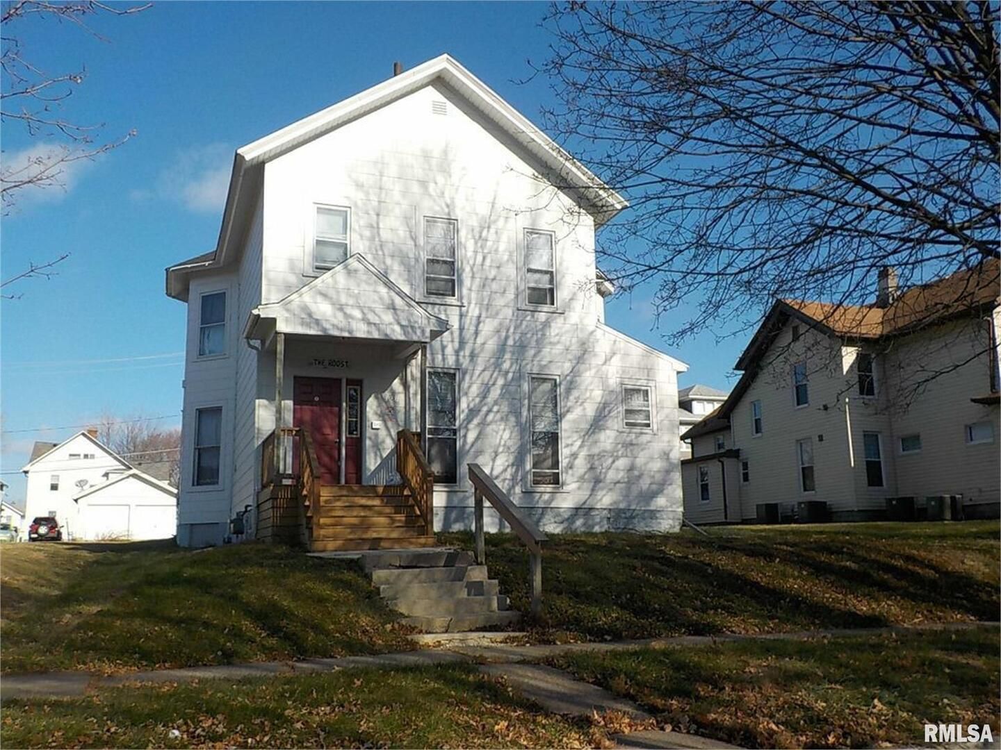 320 E 14TH Street — Davenport, IA 52803