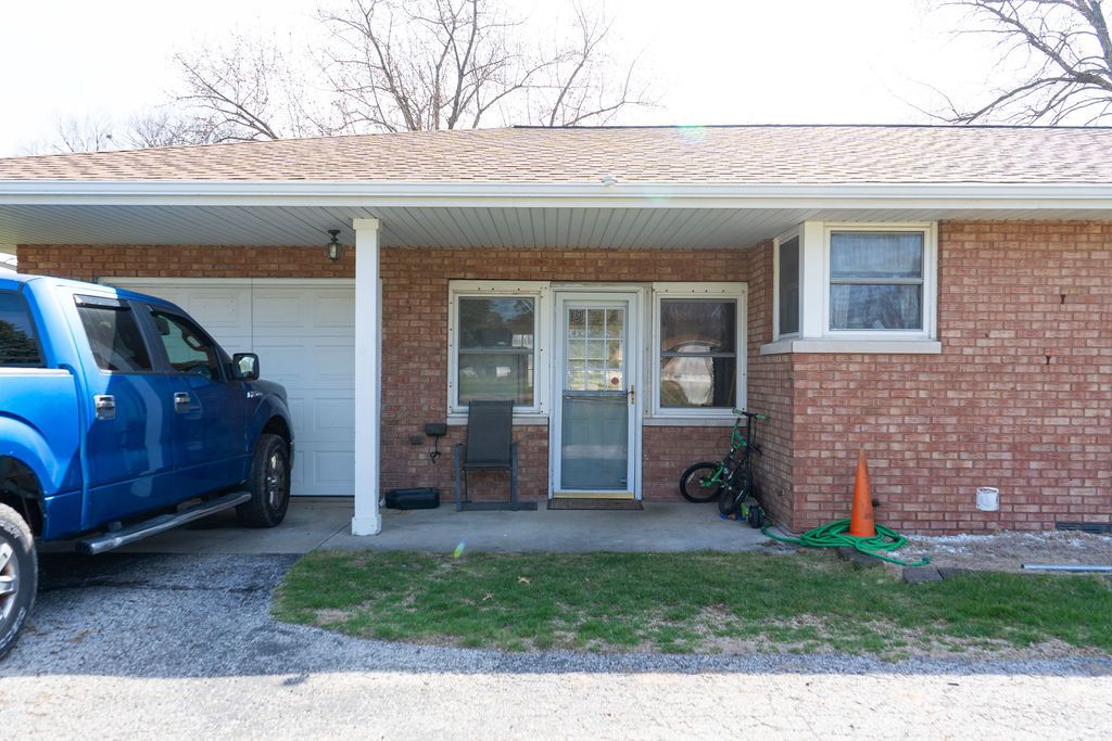 7426 Lancaster Road, Peoria, IL 61607