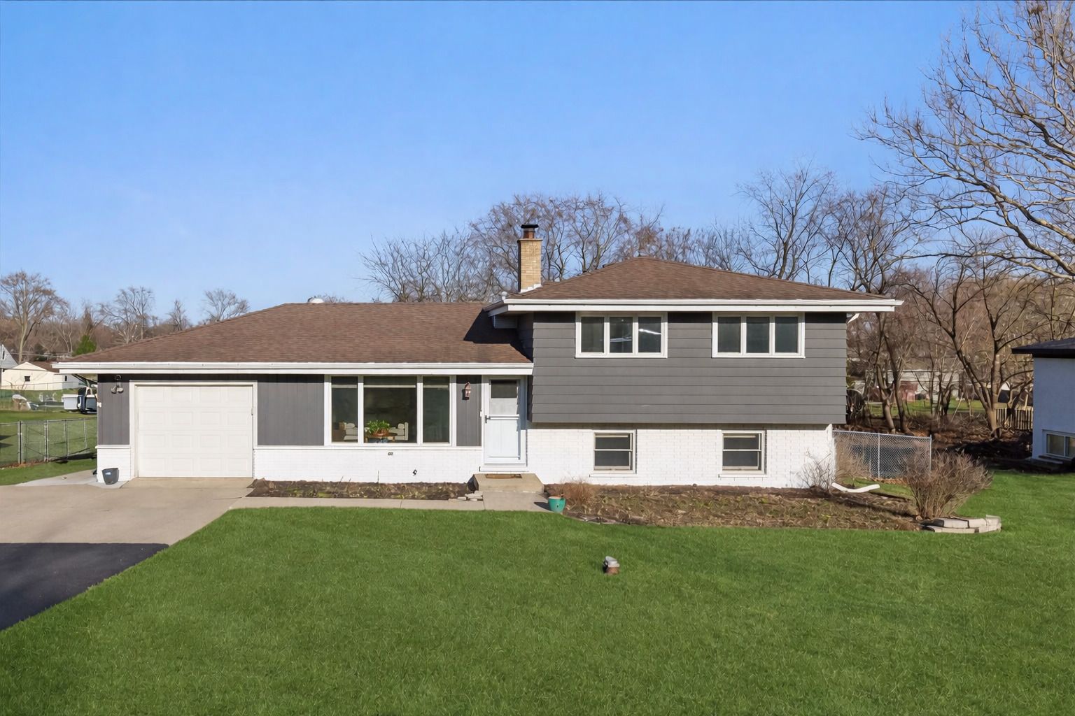 2N251 Amy Avenue — Glen Ellyn, IL 60137