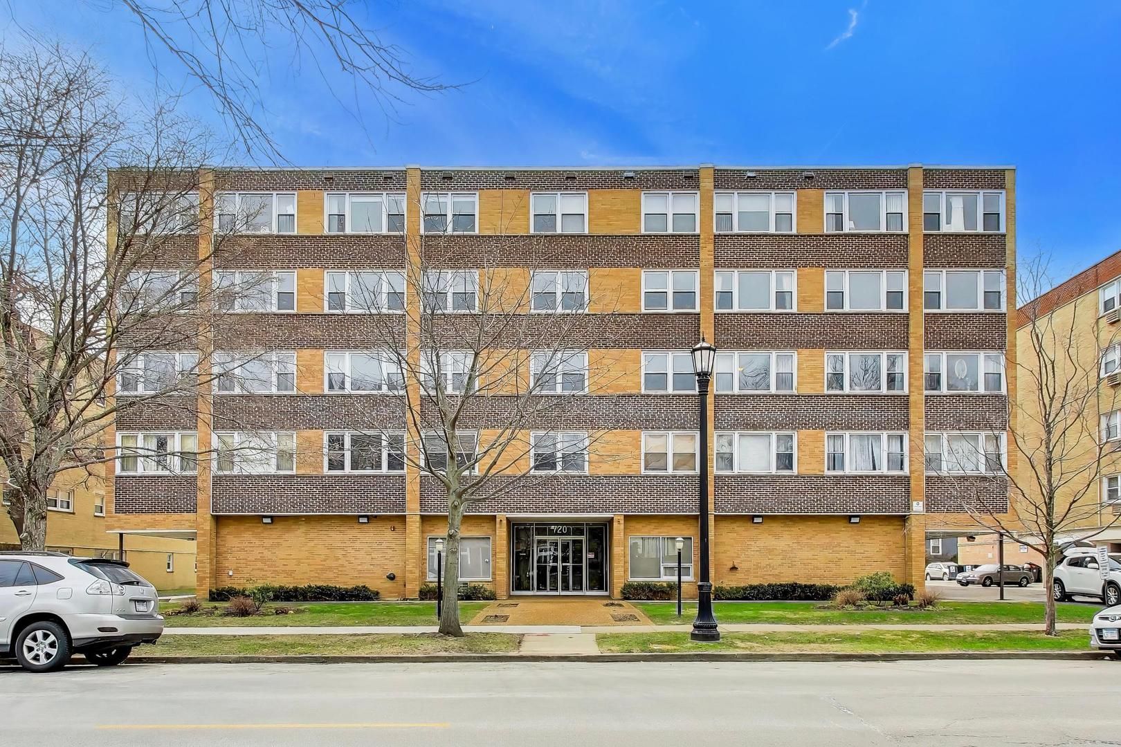 720 Oakton Street #3B — Evanston, IL 60202