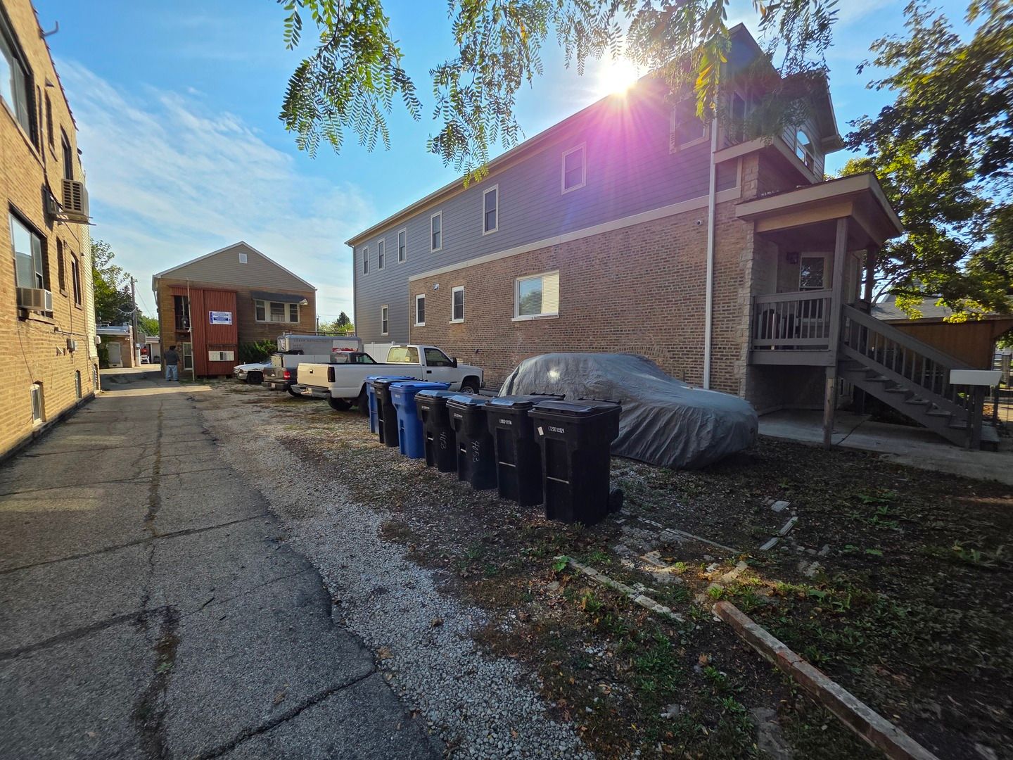 4053 N Mobile Avenue — Chicago, IL 60634