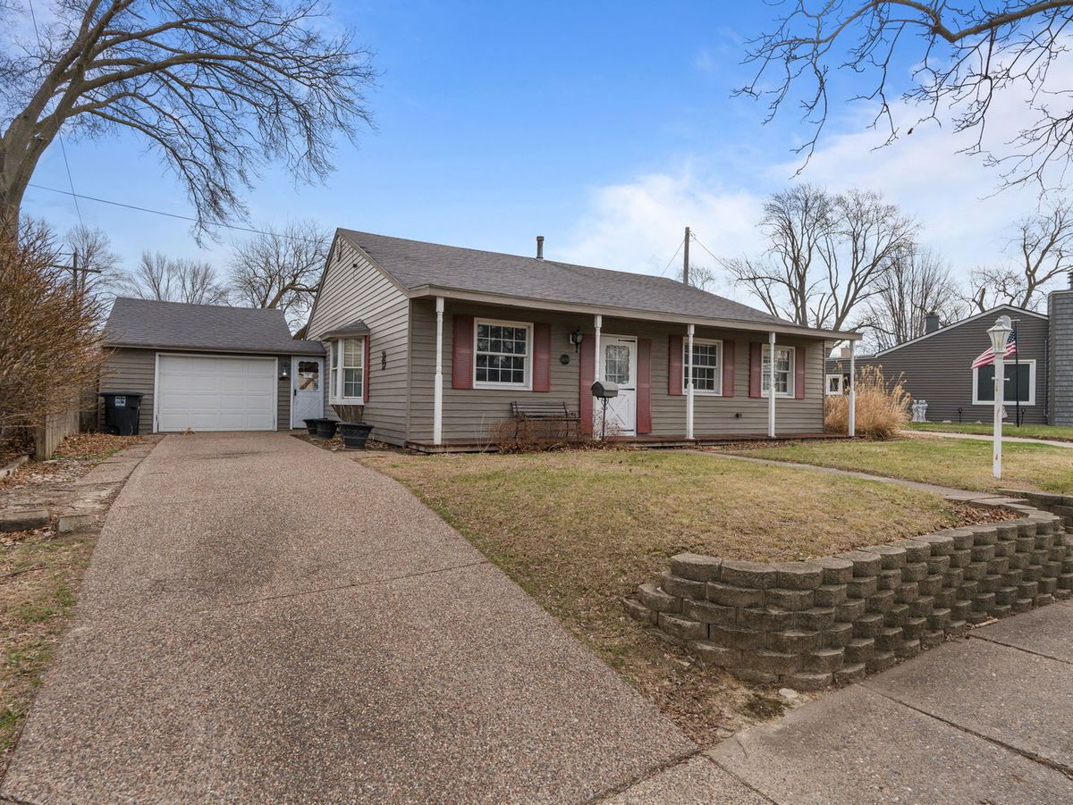 3658 15th Avenue Court, Moline, IL 61265