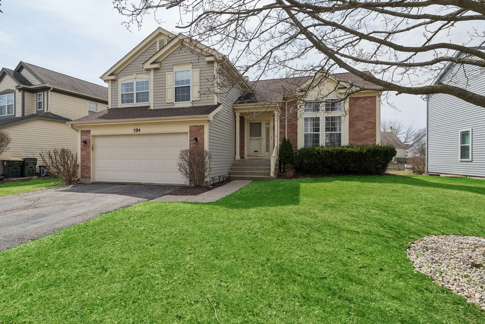 204 Buckingham Drive — Grayslake, IL 60030