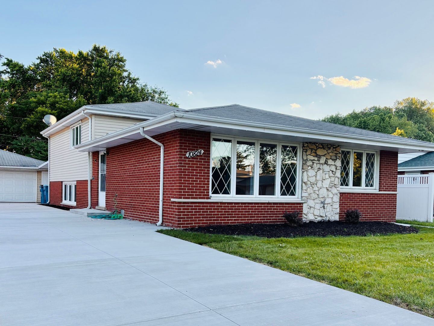 10824 Laramie Avenue — Oak Lawn, IL 60453
