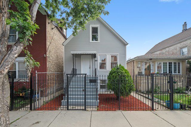 5229 Campbell Avenue, Chicago, IL 60632