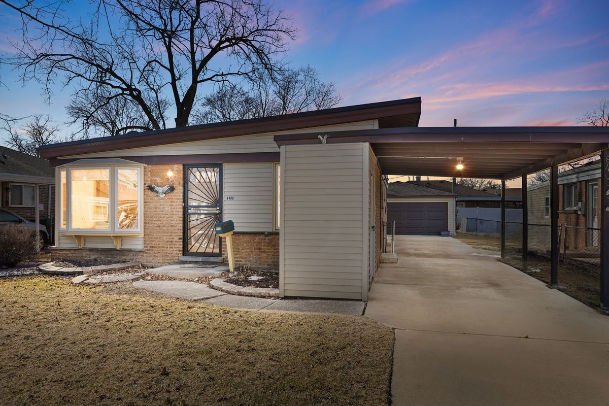 8400 Knox Avenue, Chicago, IL 60652