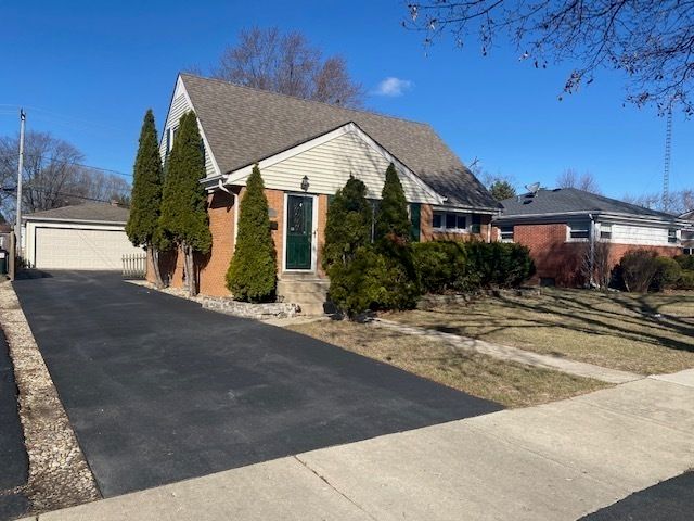 312 Reuter Drive, Arlington Heights, IL 60005