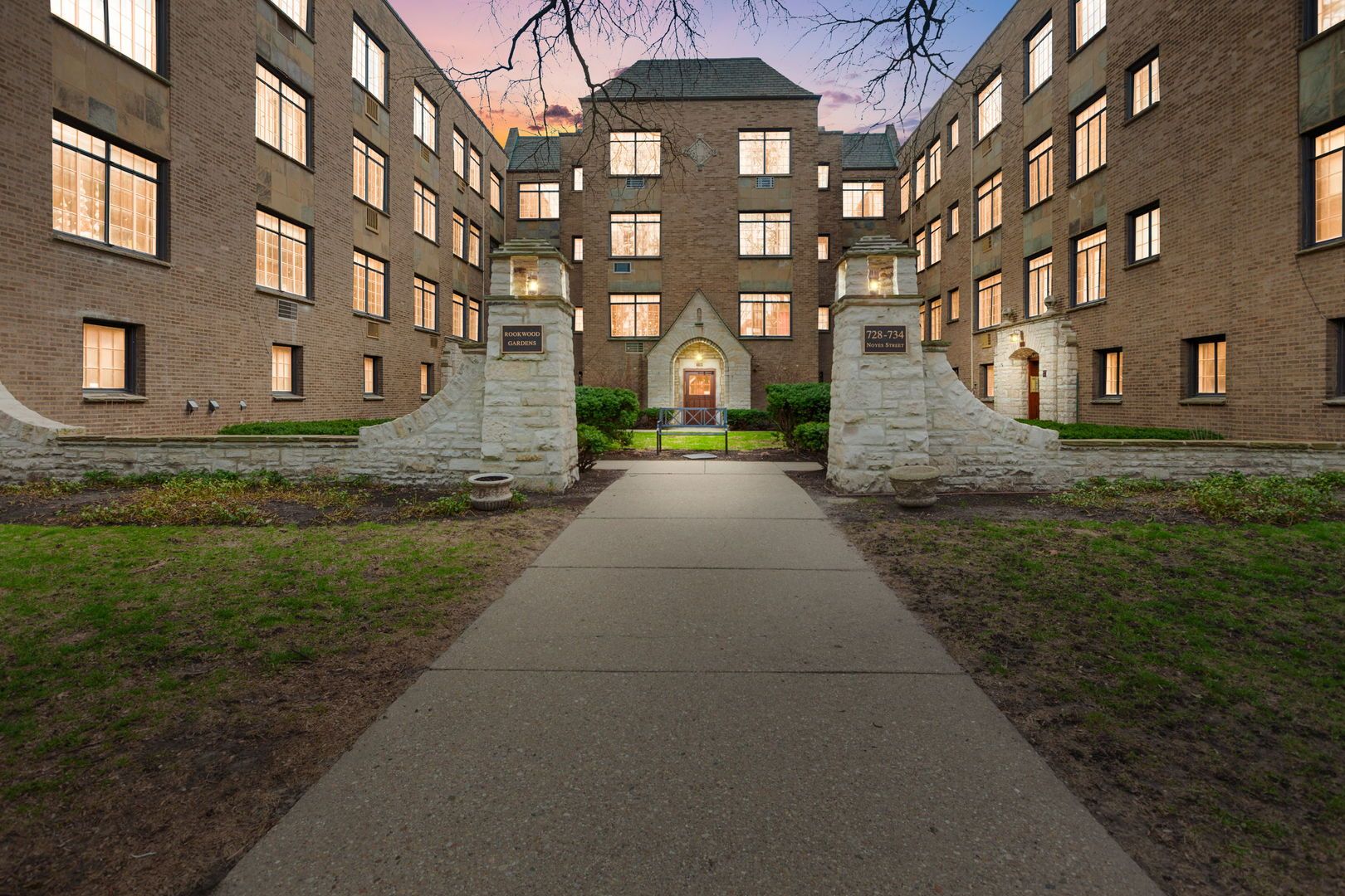 734 Noyes Street #O2 — Evanston, IL 60201
