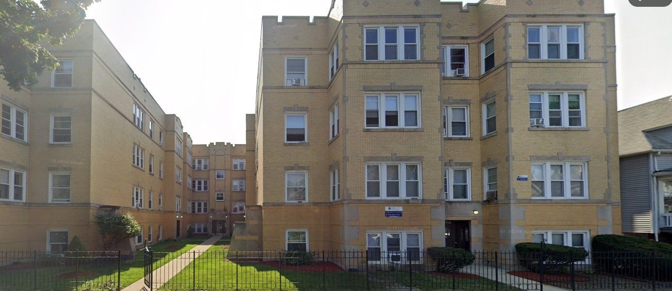 4424 St Louis Avenue — Chicago, IL 60625