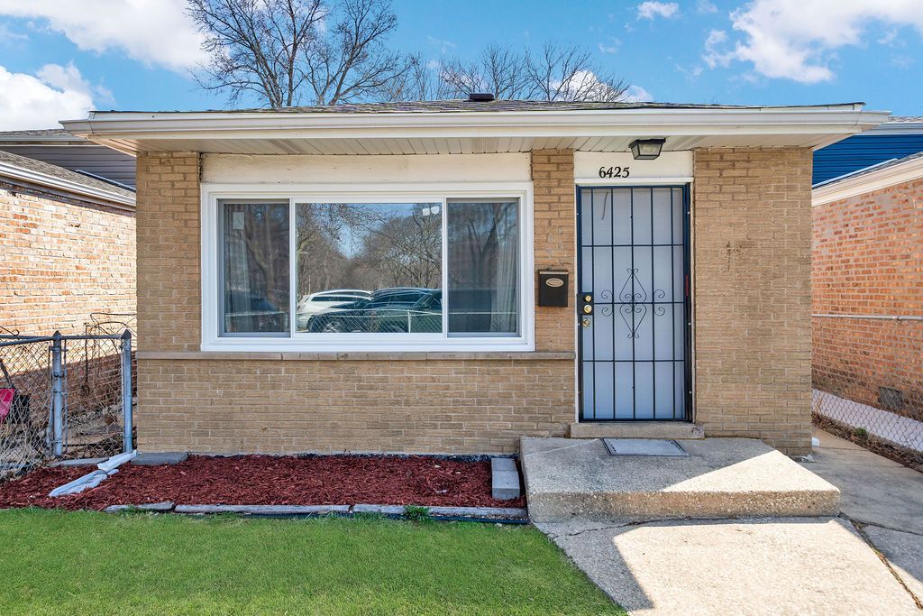 6425 S Racine Avenue — Chicago, IL 60609