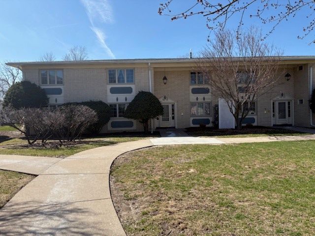 930 17th Street #14 — Moline, IL 61265
