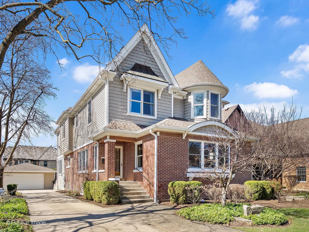 652 Fairview Avenue, Elmhurst, IL 60126