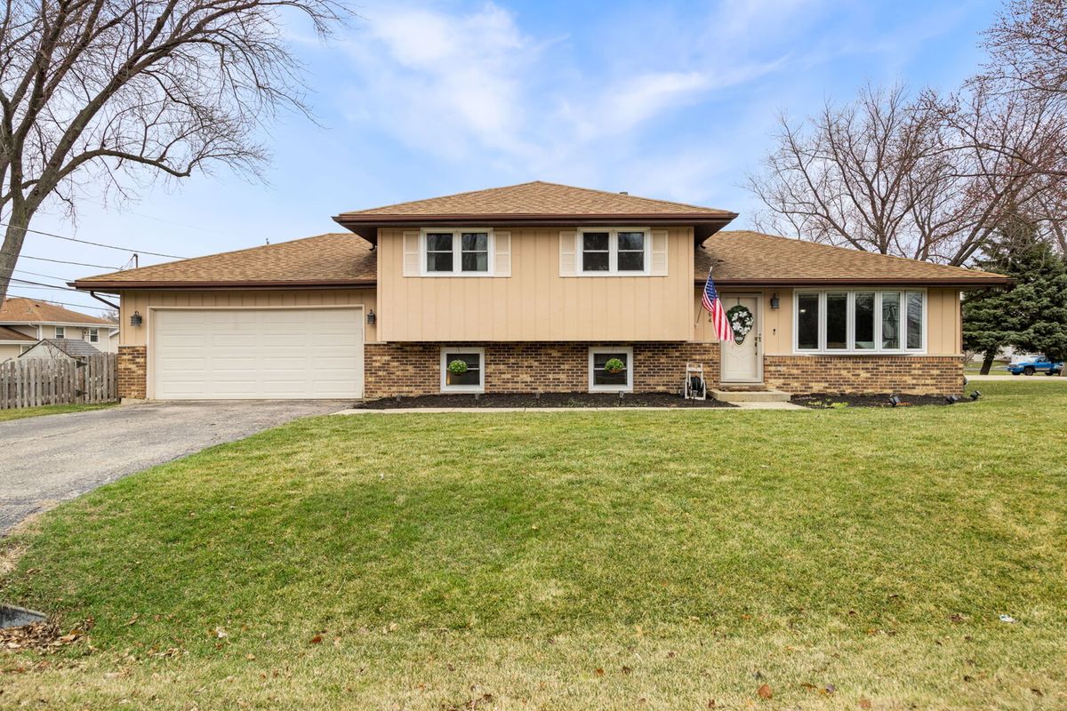1N264 Darling Street, Carol Stream, IL 60188