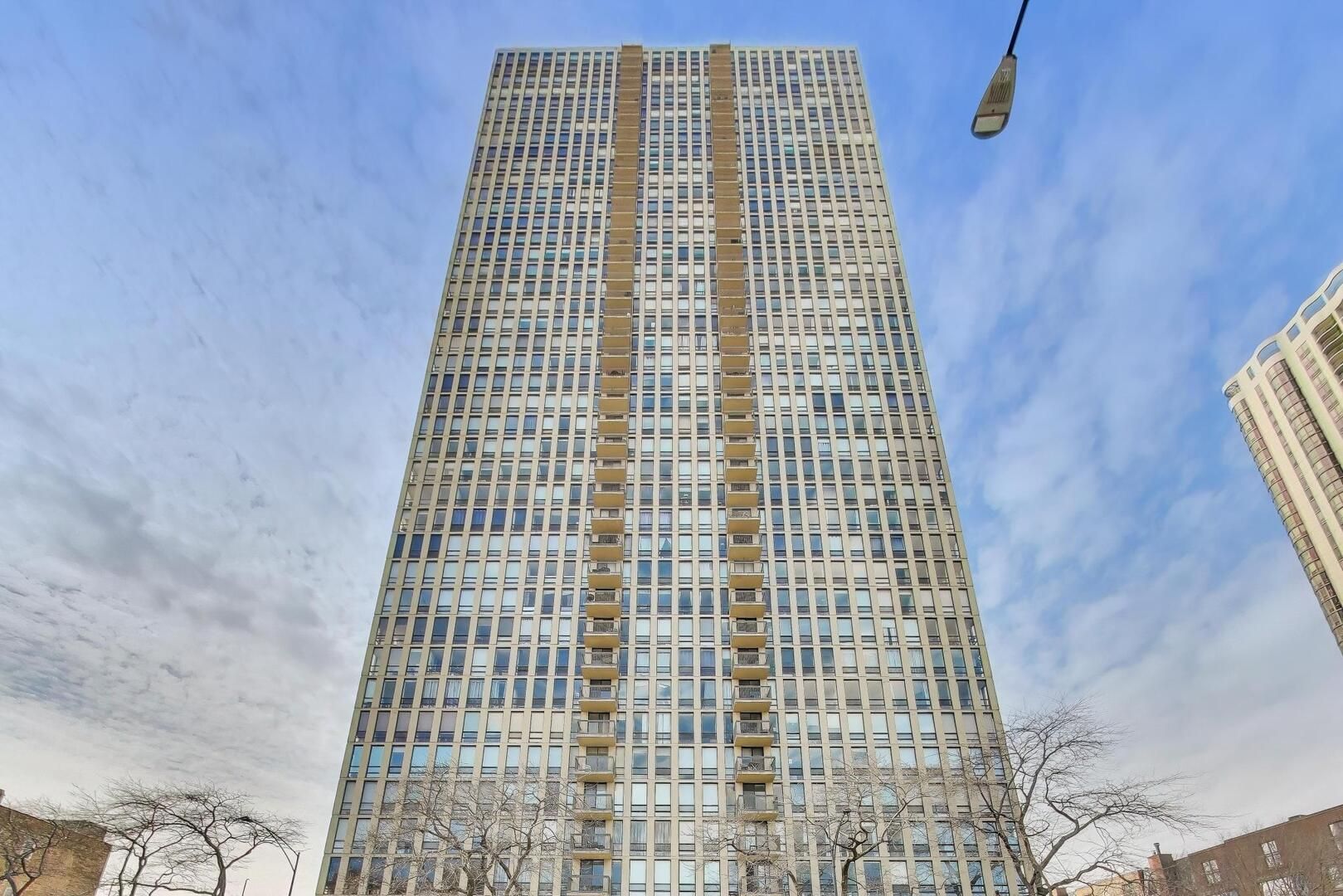 1660 N LA SALLE Drive #3605 — Chicago, IL 60614