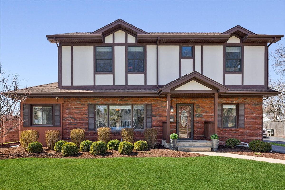454 YALE Avenue, Villa Park, IL 60181