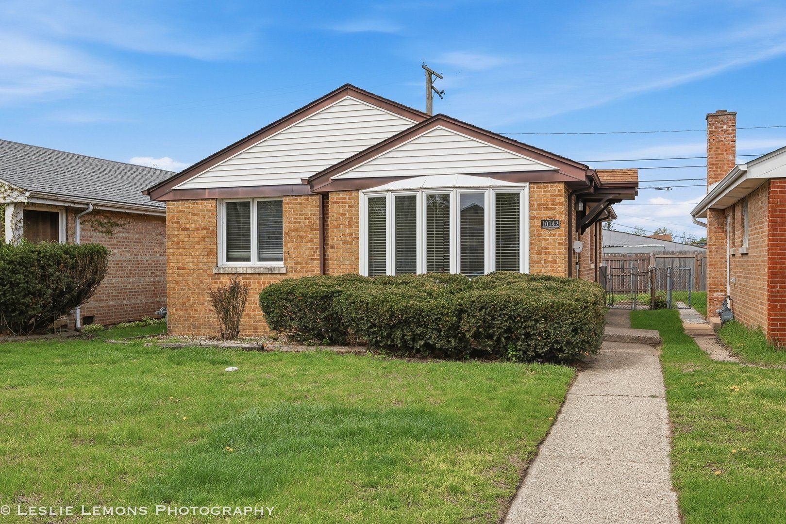 10142 S California Avenue — Evergreen Park, IL 60805