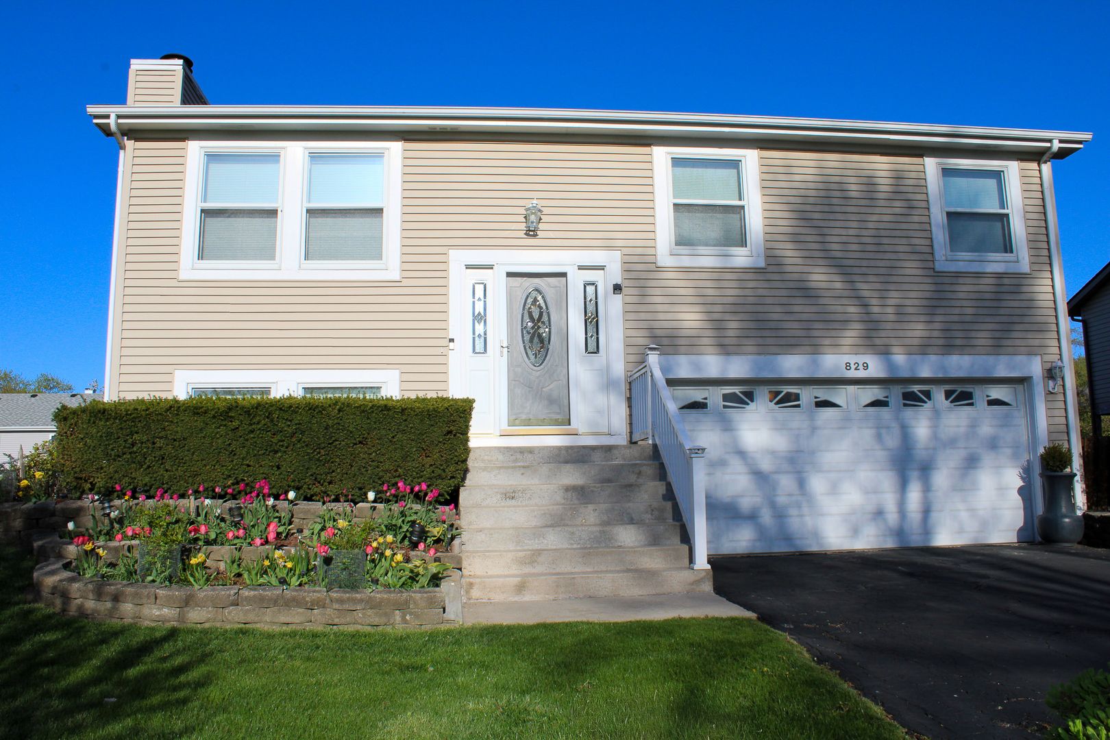 829 Prairie Avenue — Bartlett, IL 60103