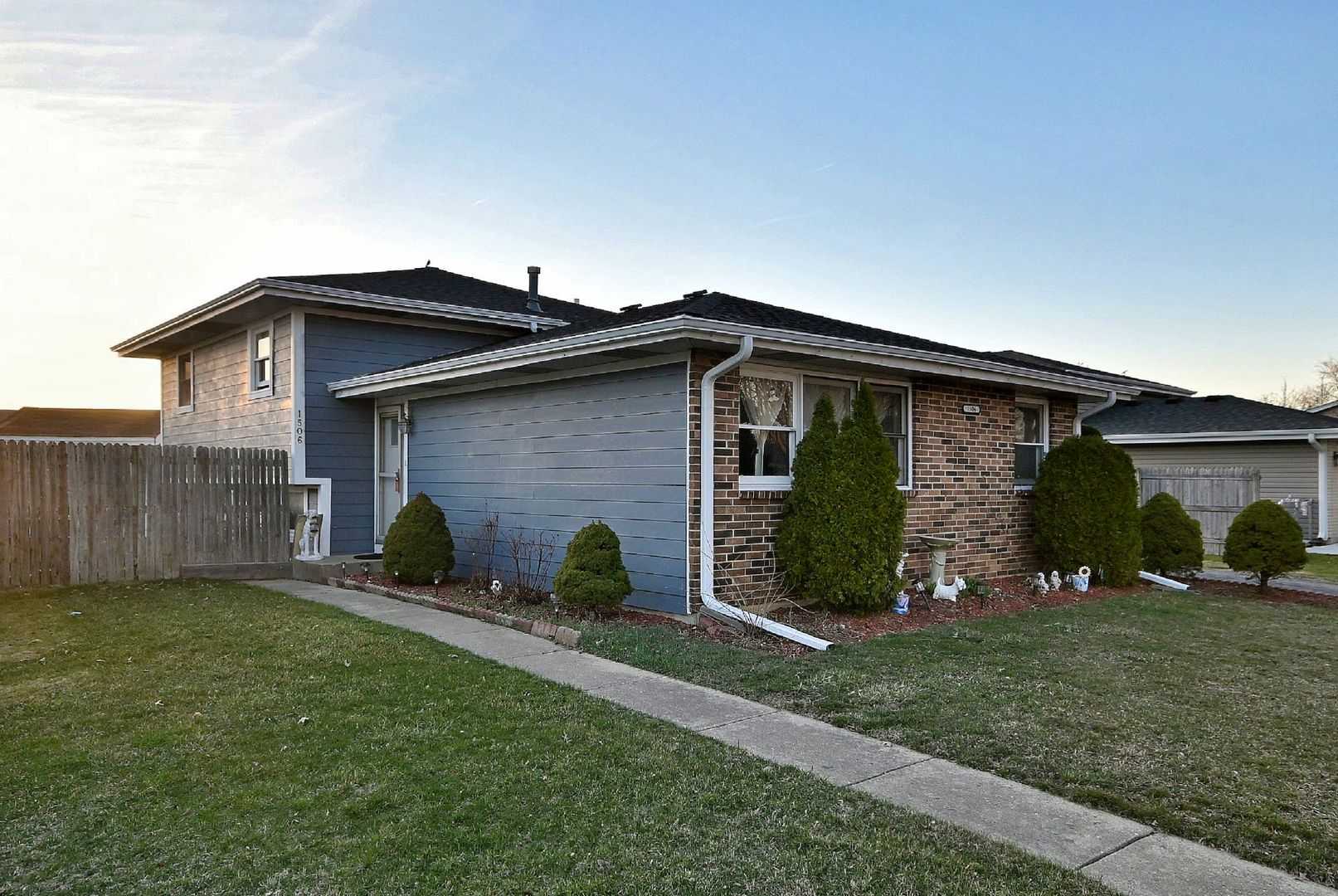 1506 LIBERTY Drive — Glendale Heights, IL 60139