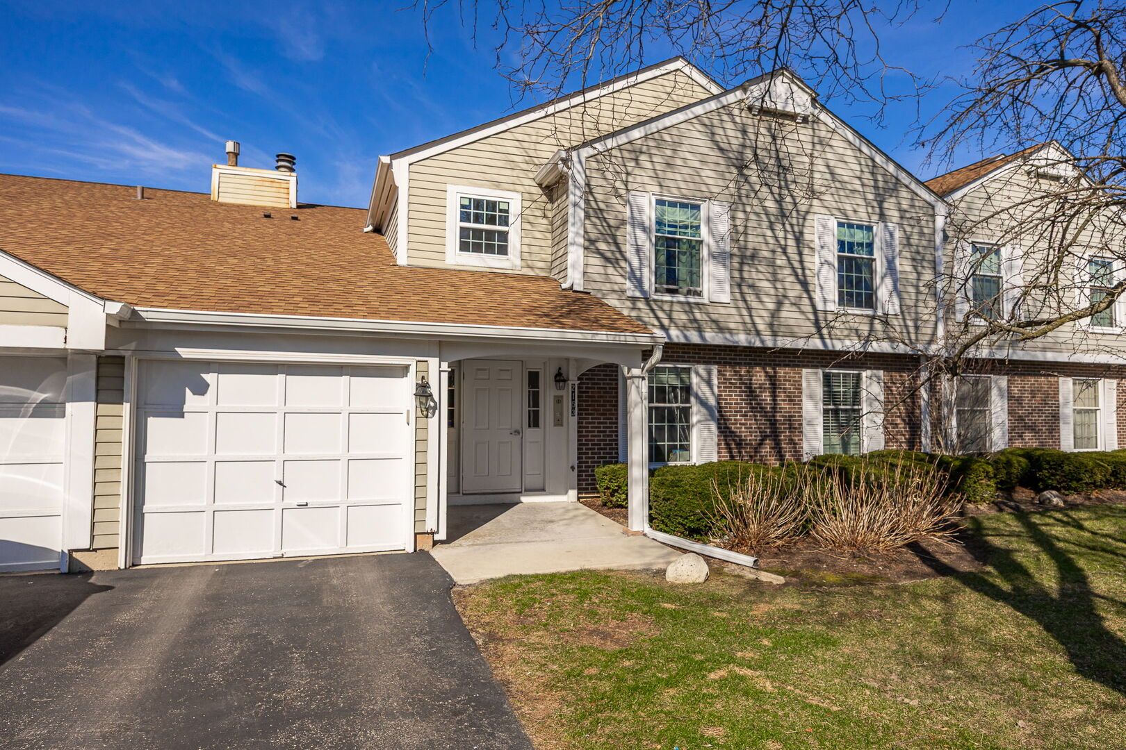 2153 Lancaster Circle #102B — Naperville, IL 60565