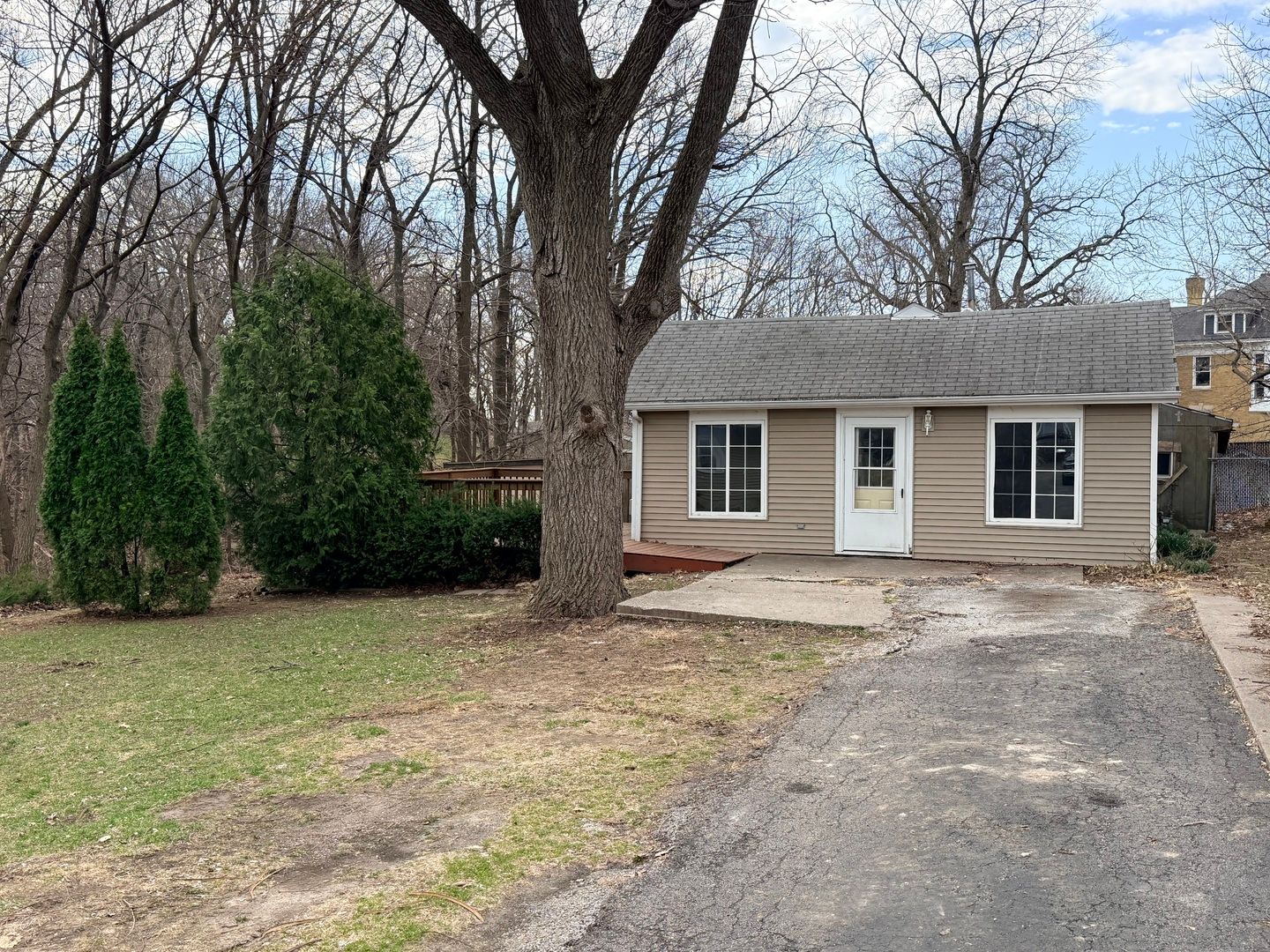1417 W 12th Street — Davenport, IA 52804