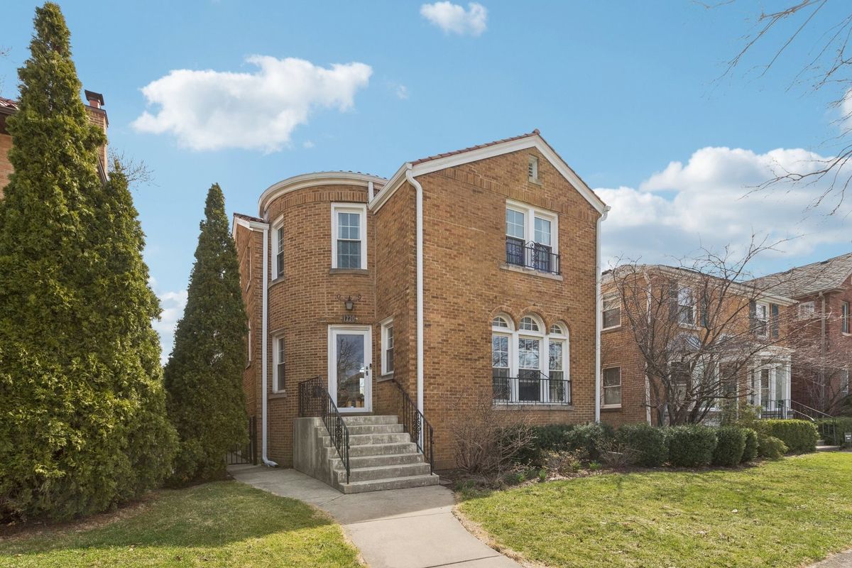 1220 Oak Park Avenue, Oak Park, IL 60302
