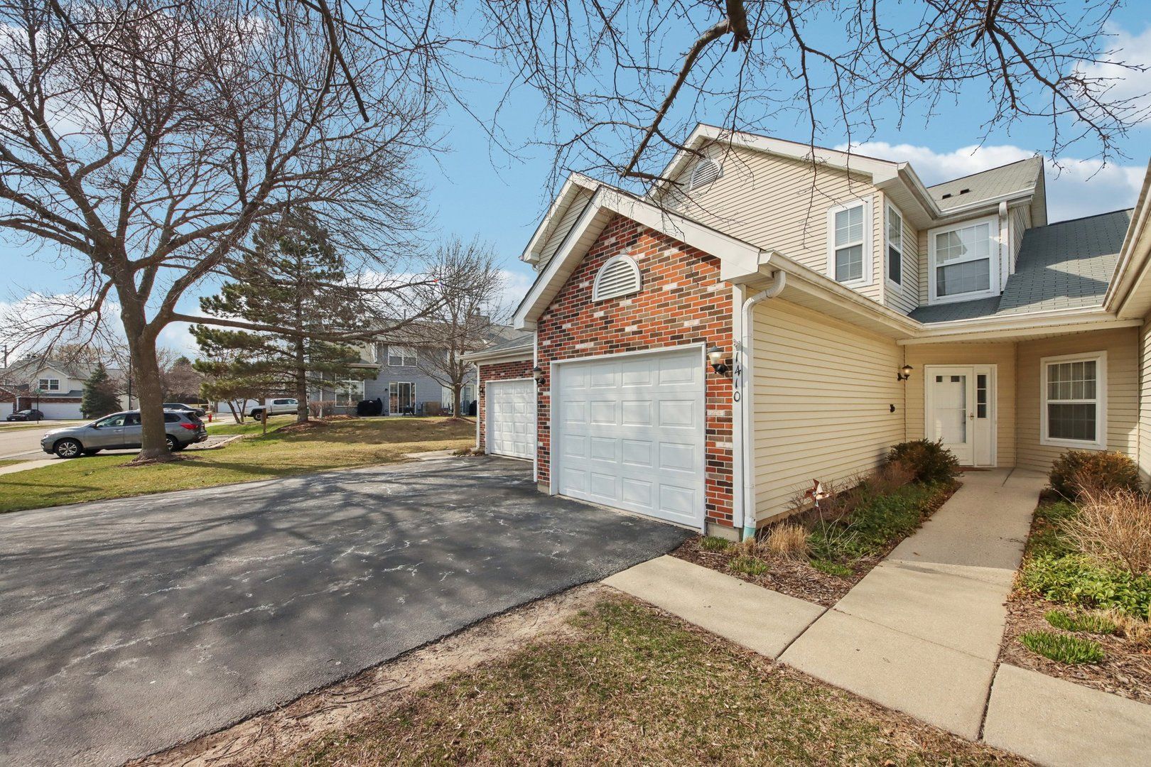 1410 Essex Street — Algonquin, IL 60102