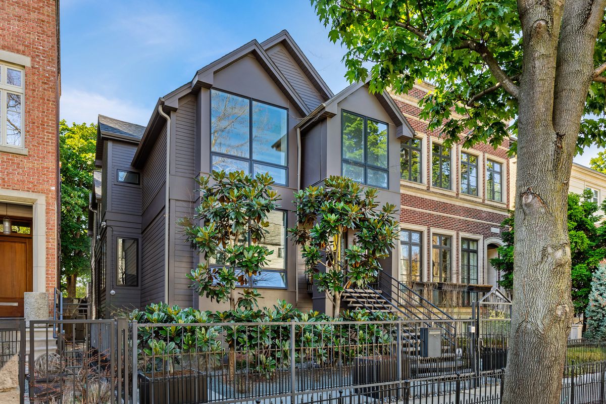 2436 Surrey Court, Chicago, IL 60614