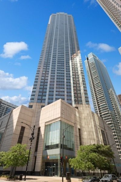 512 N MCCLURG Court #4505 — Chicago, IL 60611
