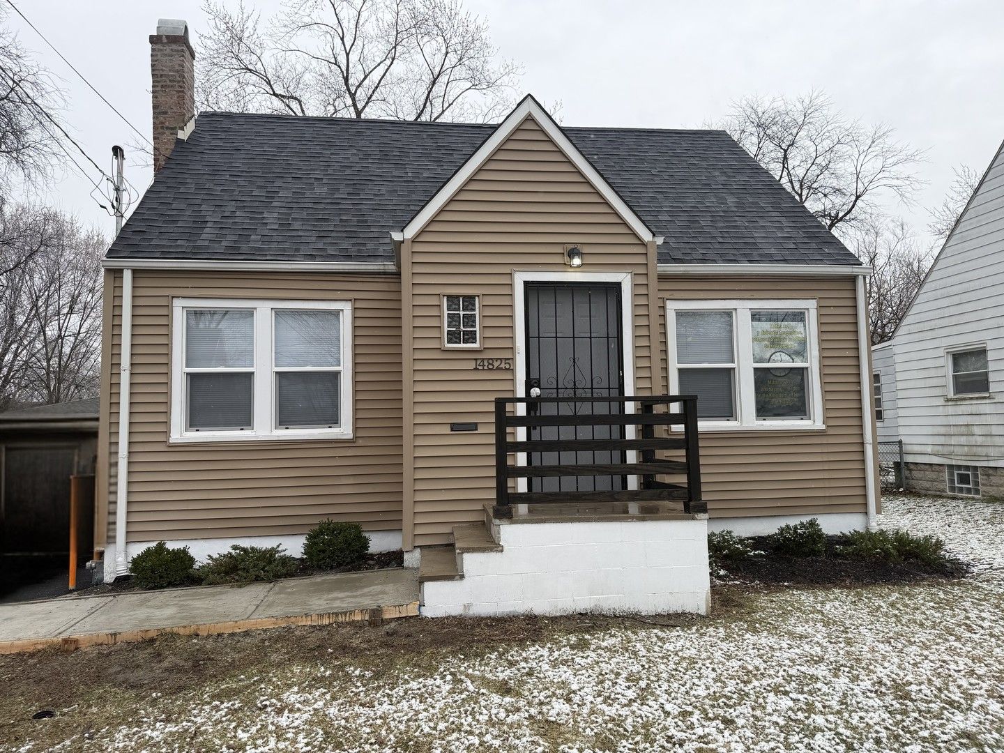 14825 Perry Avenue — South Holland, IL 60473