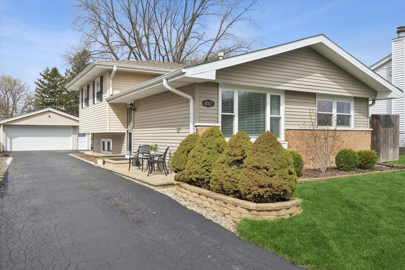 4012 Liberty Boulevard — Westmont, IL 60559