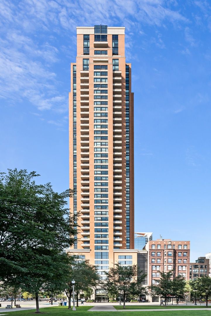 1160 S MICHIGAN Avenue #906 — Chicago, IL 60605