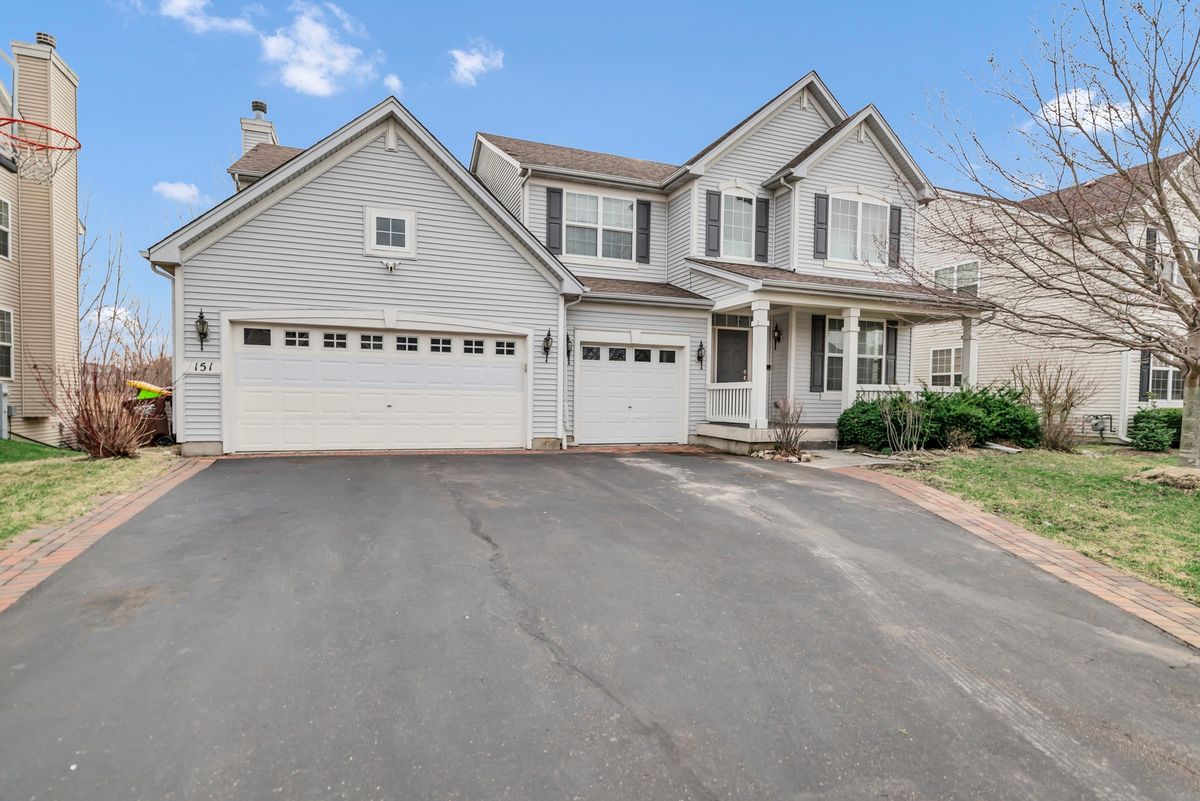 151 Charleston Lane, Gilberts, IL 60136