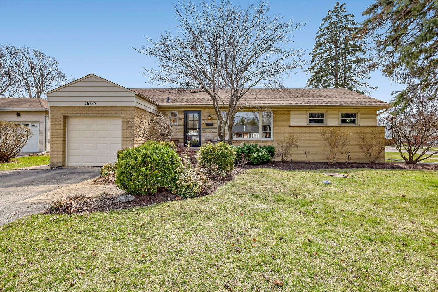 1605 W Fremont Street — Arlington Heights, IL 60005