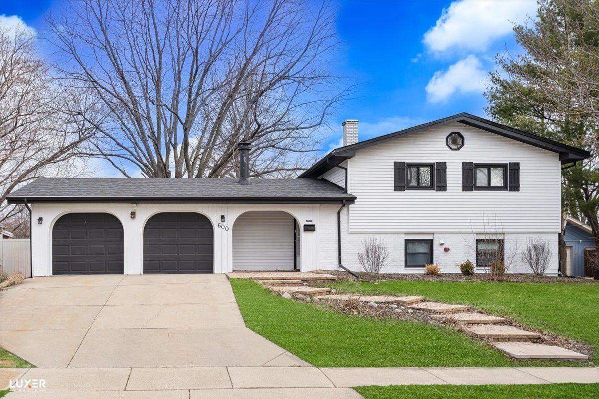 600 Baxter Lane, Hoffman Estates, IL 60169