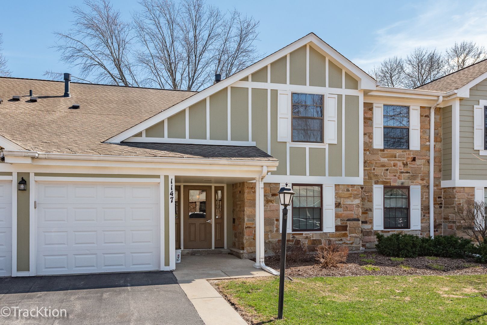 1147 Middlebury Lane #B1 — Wheeling, IL 60090