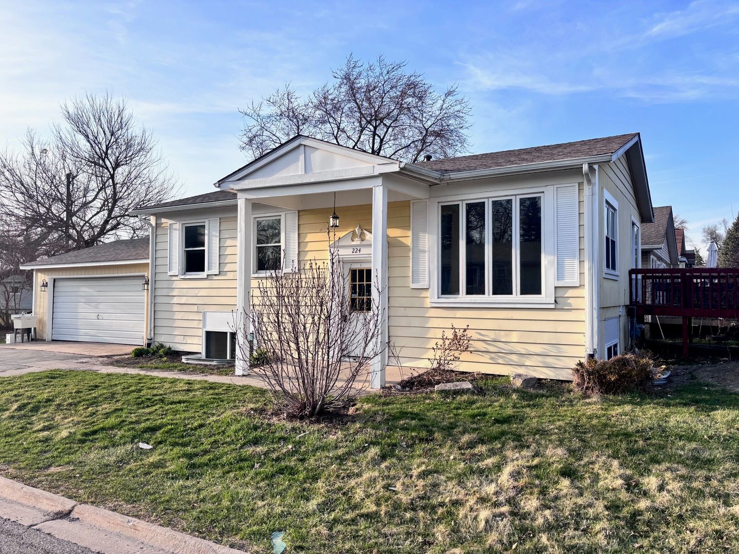 224 Heather Terrace — Round Lake Beach, IL 60073