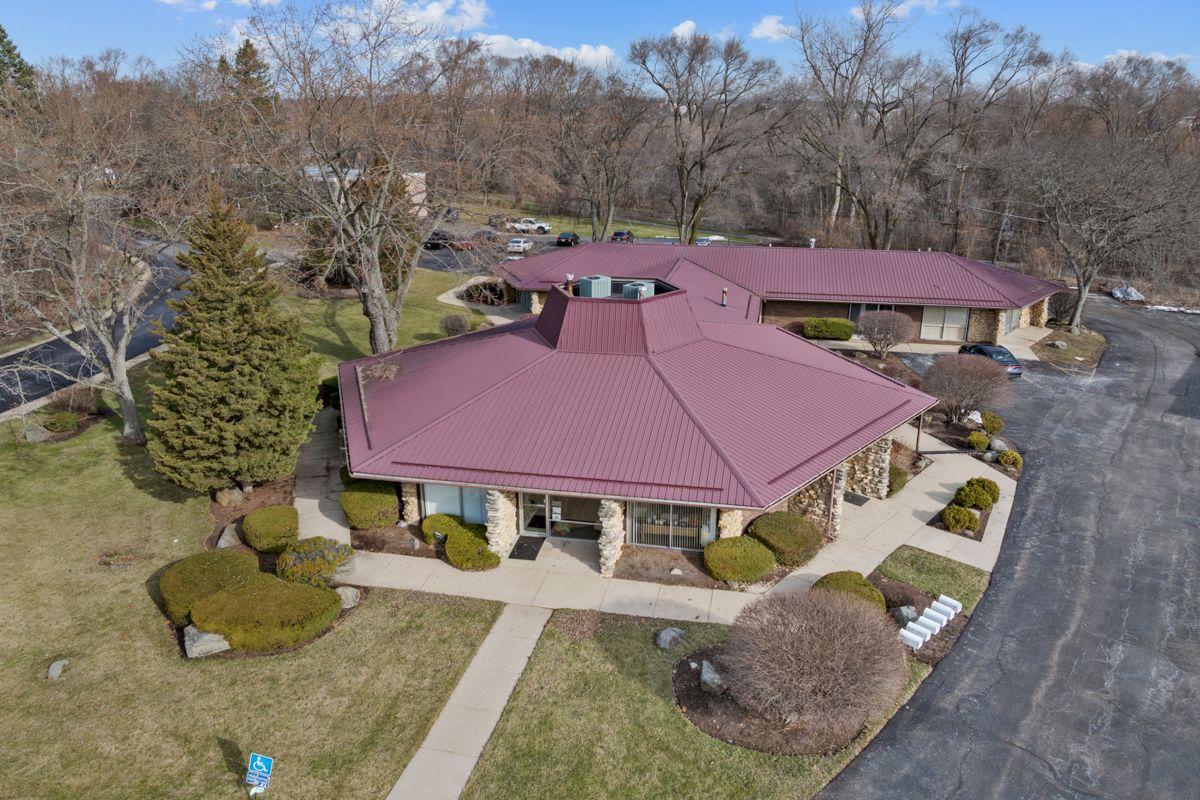 700 Willow Lane — West Dundee, IL 60118