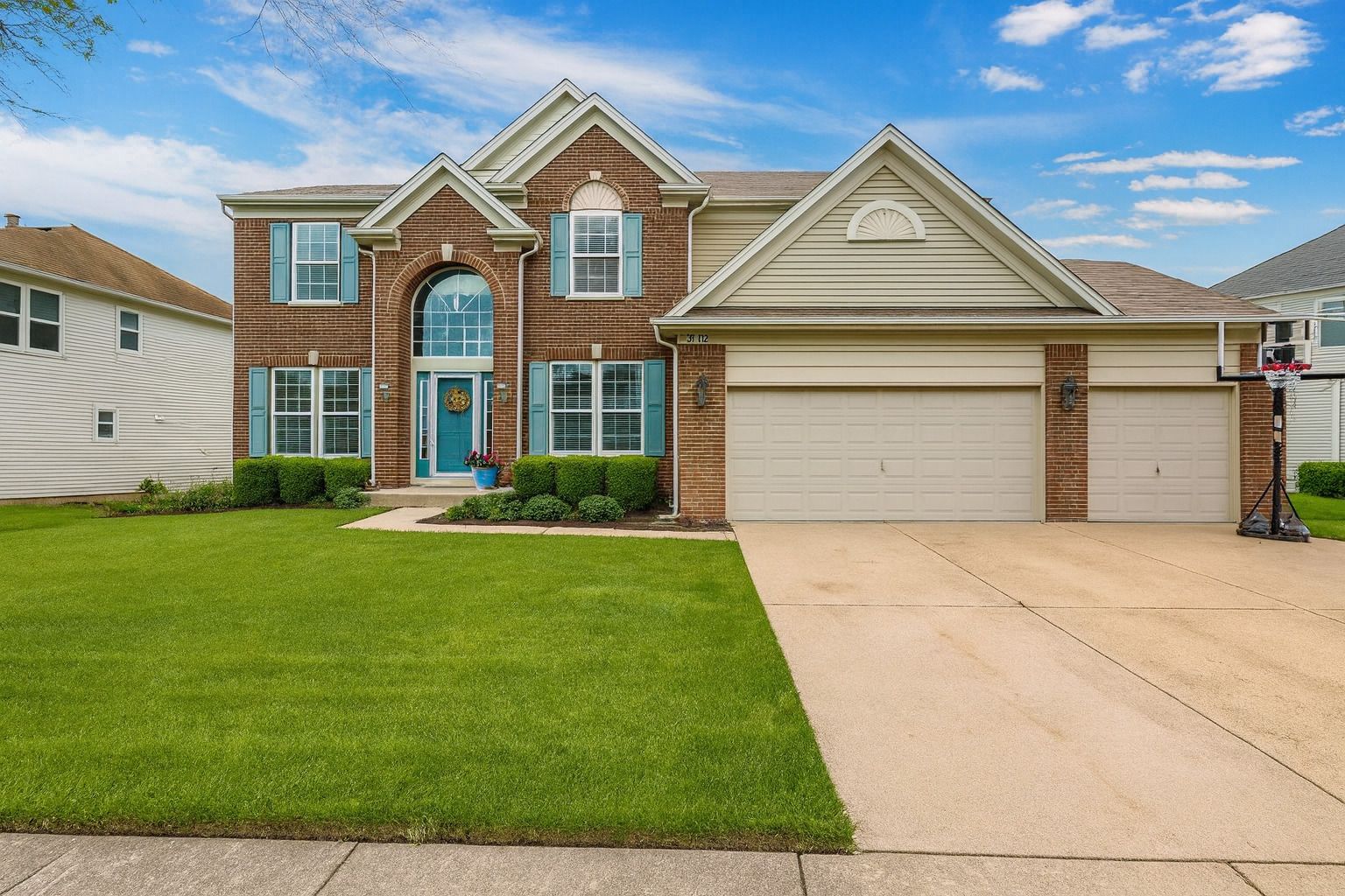 908 Blue Ridge Drive — Streamwood, IL 60107