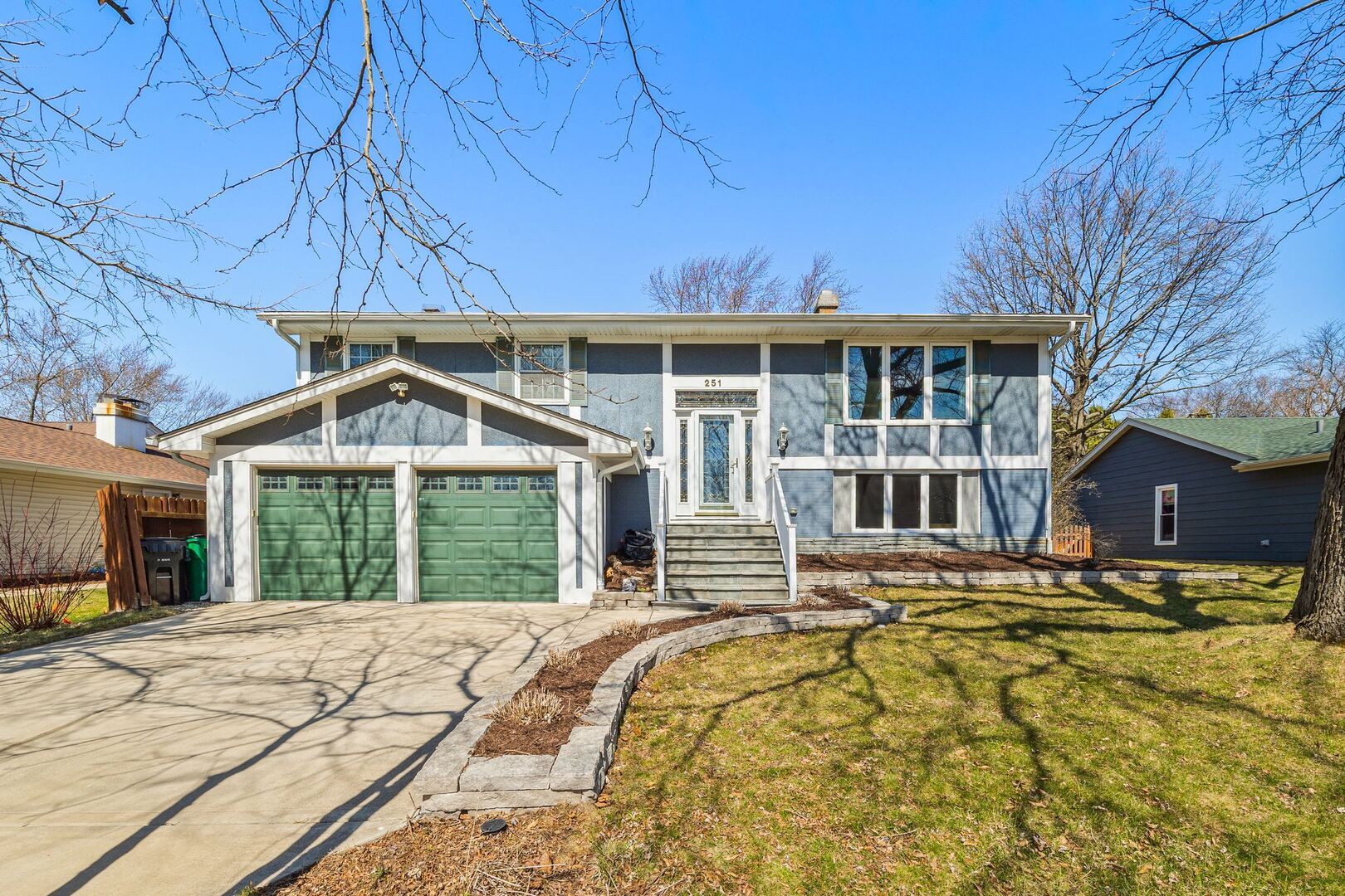251 Hawthorne Drive — Bloomingdale, IL 60108