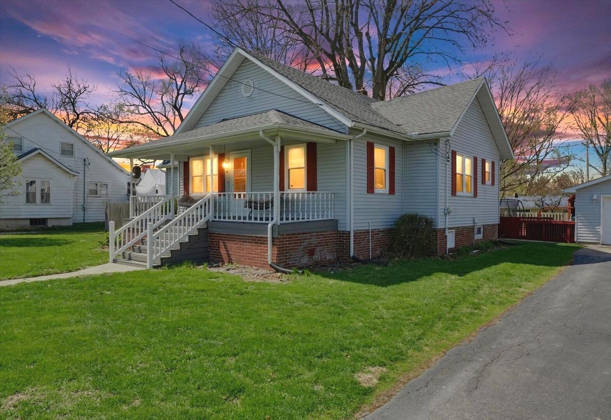 119 Broadway Street, Fisher, IL 61843