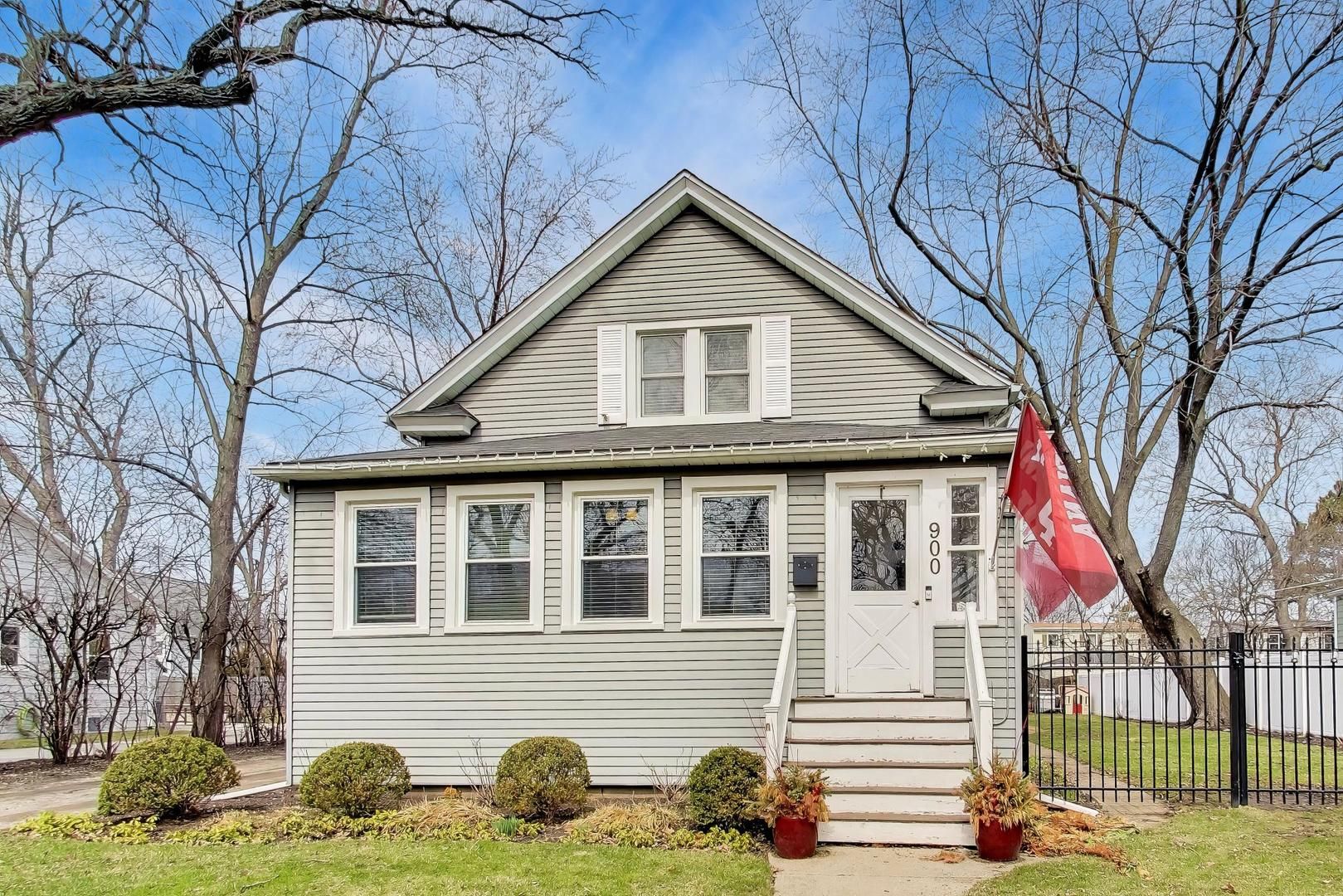 900 Fairoaks Avenue — Deerfield, IL 60015