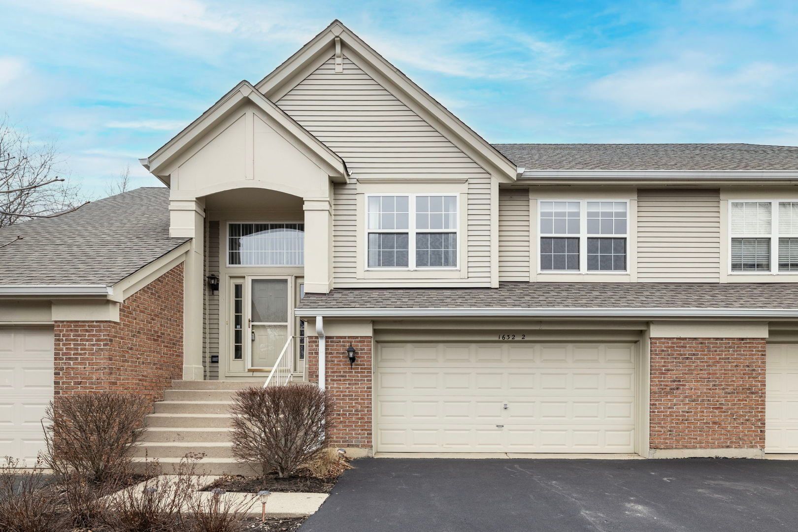 1632 Columbia Circle — Bartlett, IL 60103