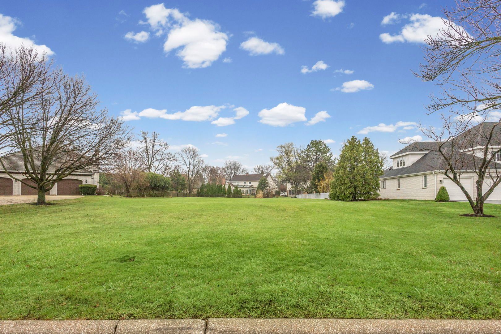 343 Hambletonian Drive — Oak Brook, IL 60523