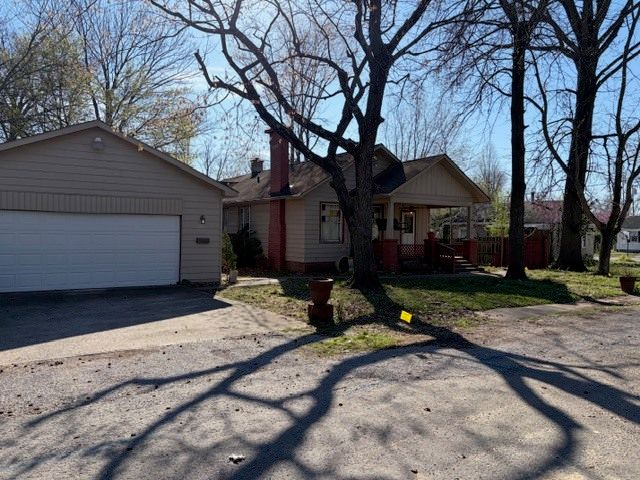 820 S 20th Street — Herrin, IL 62948